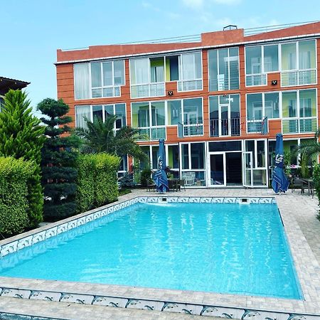 Hotel Buta Batumi Esterno foto