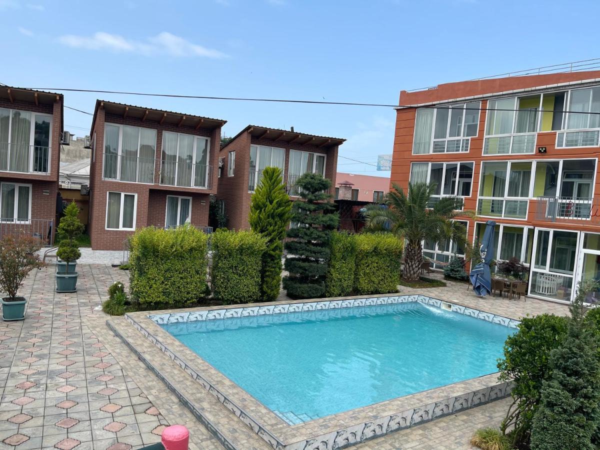 Hotel Buta Batumi Esterno foto