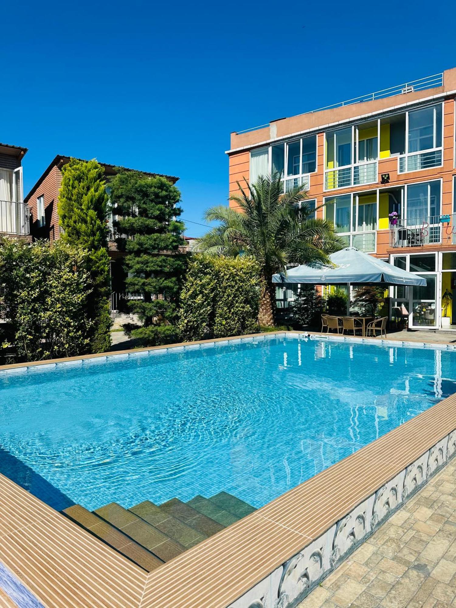Hotel Buta Batumi Esterno foto