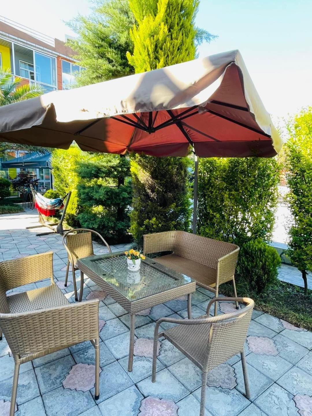 Hotel Buta Batumi Esterno foto
