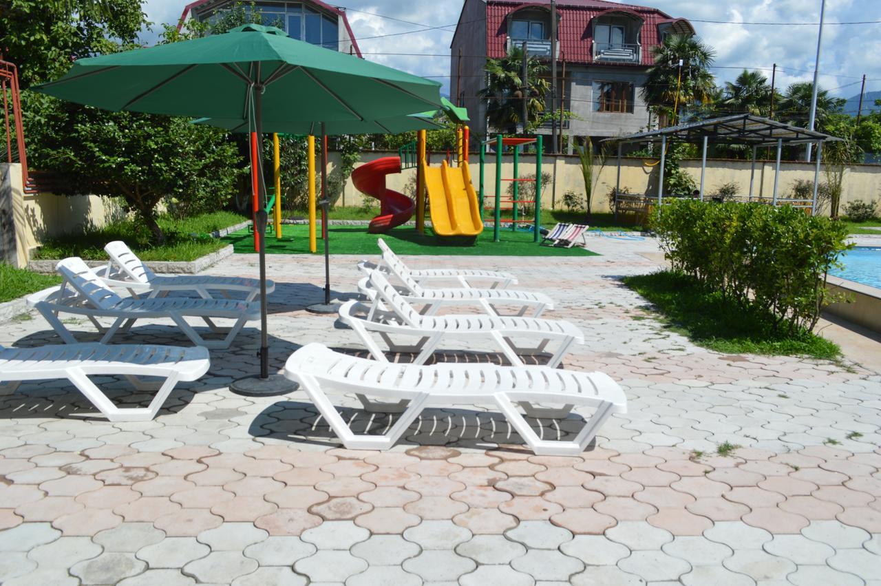 Hotel Buta Batumi Esterno foto