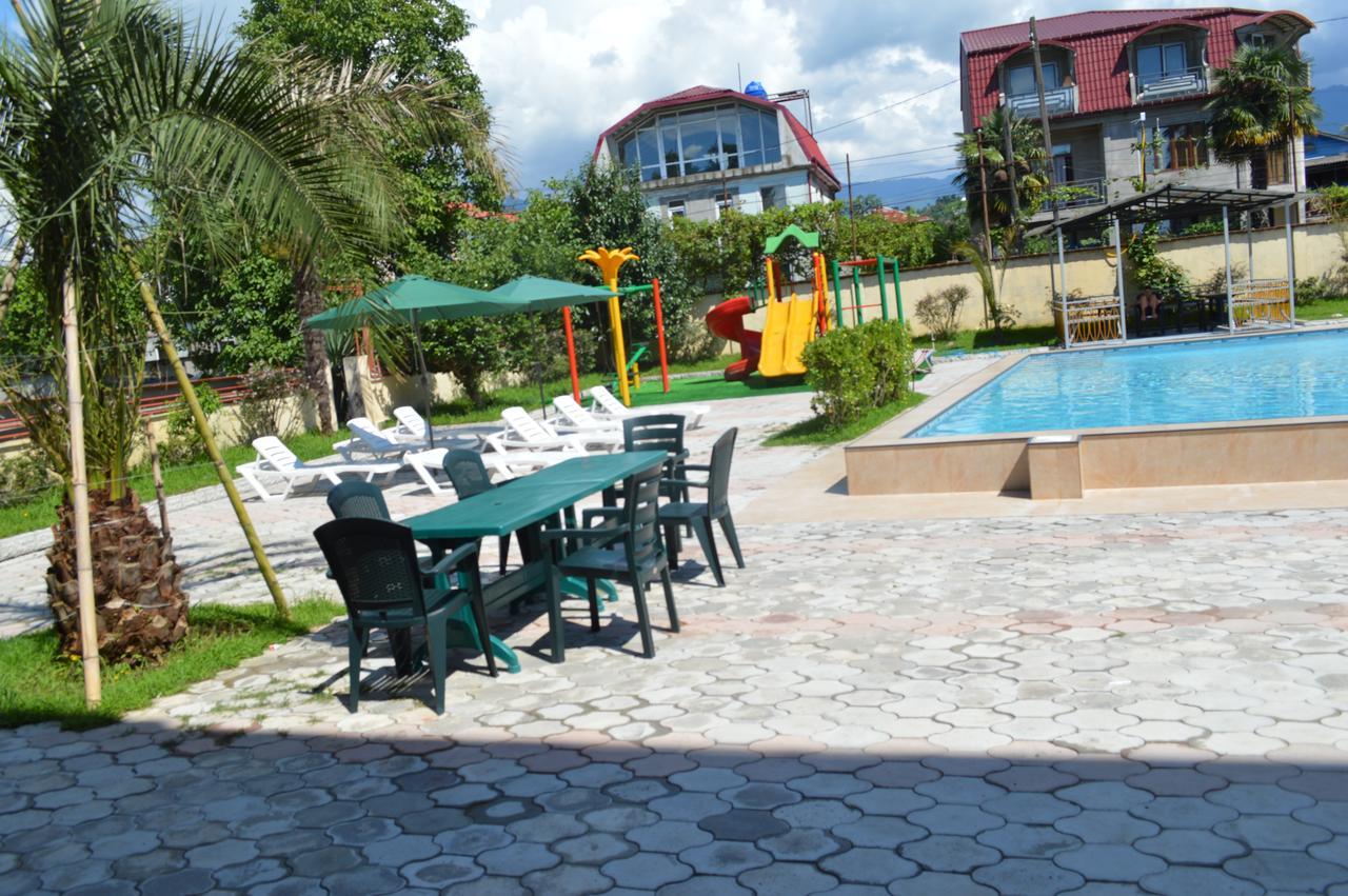 Hotel Buta Batumi Esterno foto