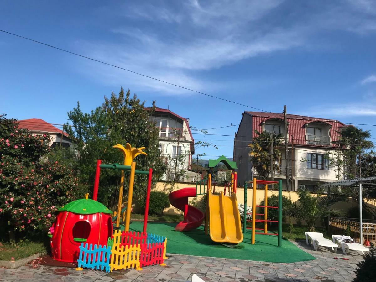 Hotel Buta Batumi Esterno foto